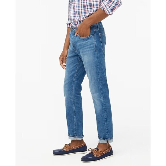 NEW! J. Crew Straight Fit Signature Flex Light Medium Wash Jeans, 32x34 - Picture 2 of 13